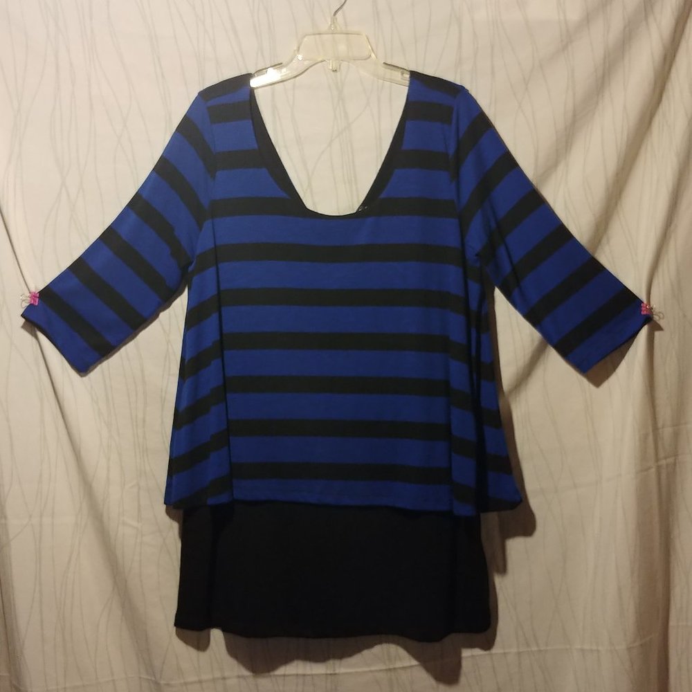 Torrid black blue stripe faux layered blouse sz 1